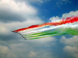 300px-festa_della_republica_2005_con_frecce_tricolori