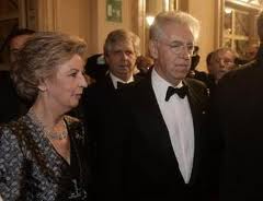 monti e moglie alla scala
